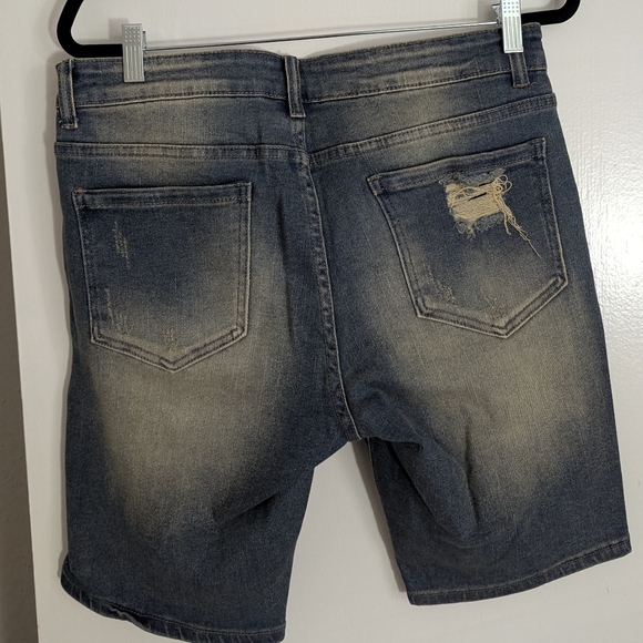 Shorts - Picture 1 of 2